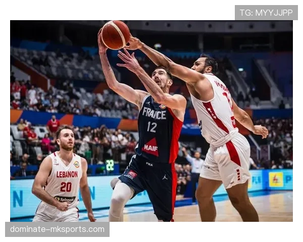 弗里克战术灵活调整，球队关键战上演精彩逆转