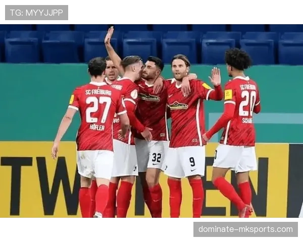 弗赖堡边路进攻默契十足,关键胜利引关注 弗赖堡边路进攻默契十足,关键胜利引关注