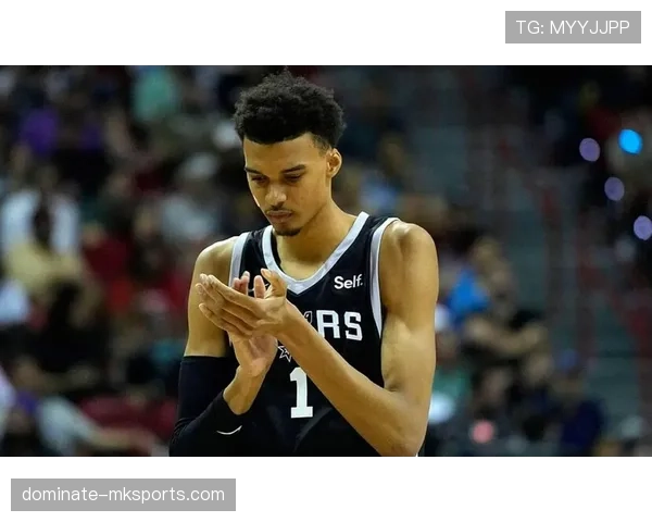 斯蒂芬·卡斯尔三分效率提升显著 拉开进攻空间助球队稳定输出